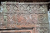 Ta Prohm temple - bas reliefs